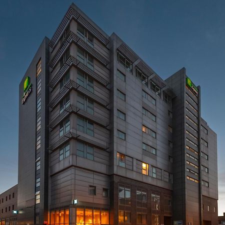 Holiday Inn Express Swindon City Centre By Ihg Dış mekan fotoğraf