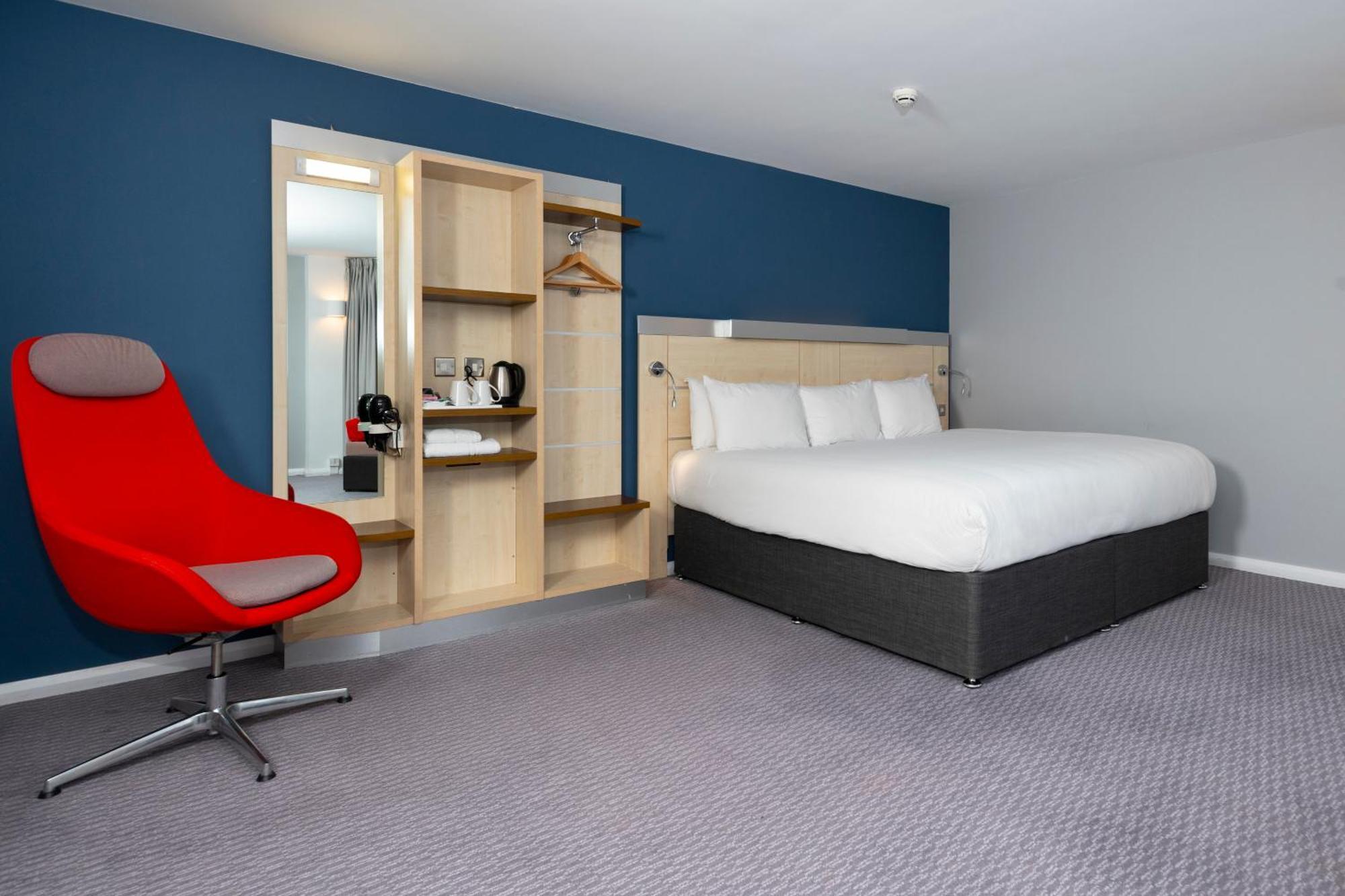Holiday Inn Express Swindon City Centre By Ihg Dış mekan fotoğraf