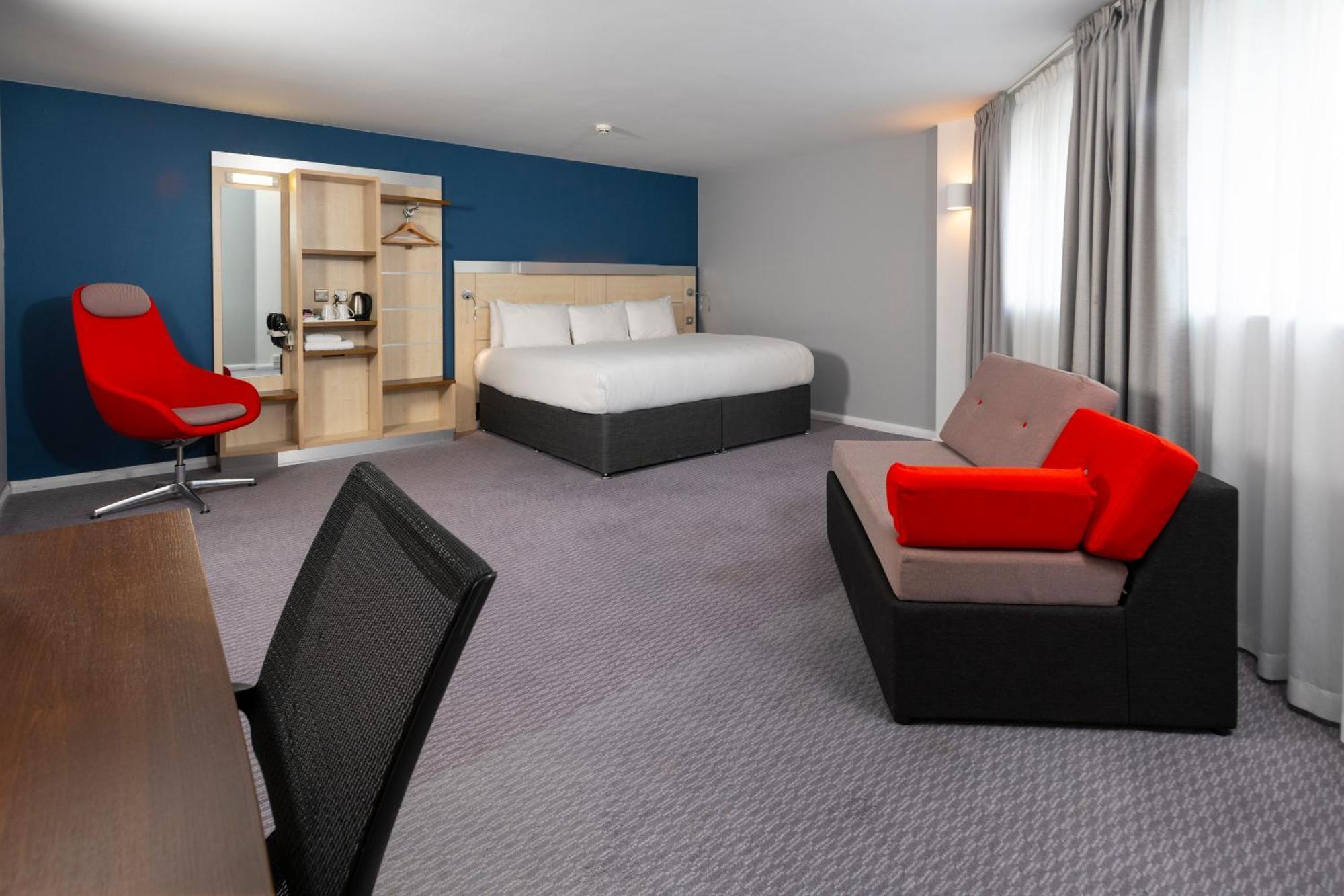Holiday Inn Express Swindon City Centre By Ihg Dış mekan fotoğraf